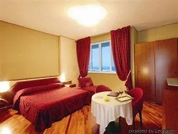 Bristol 4* 佩萨罗